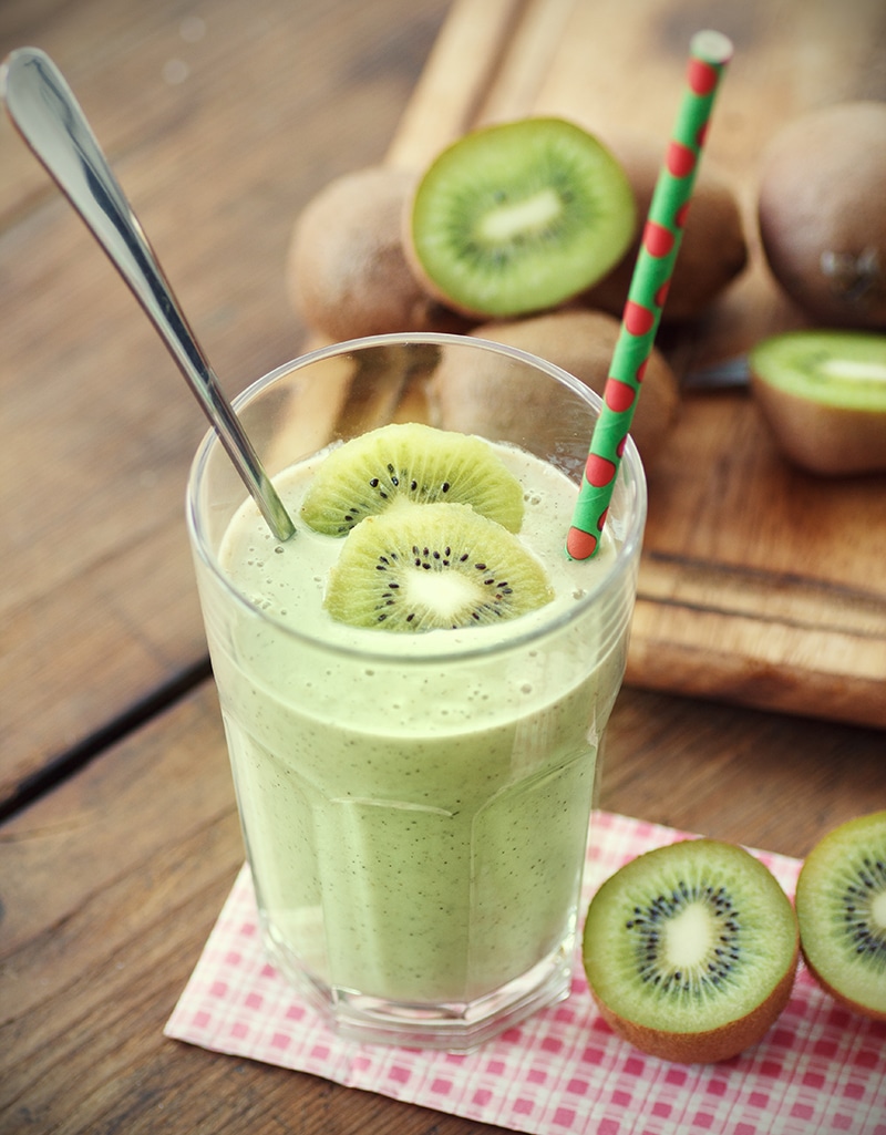 Green Looks Good On You, Try this Creamy Kiwi &amp; Spinach Smoothie ...