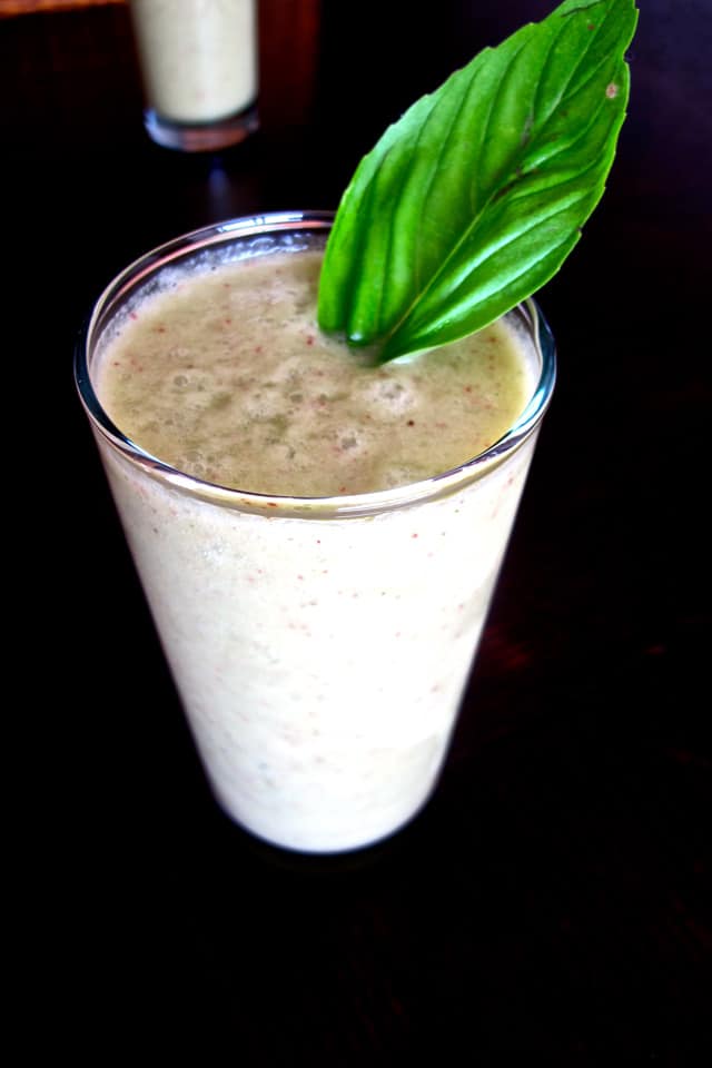 Apple Basil Vitamin Booster Raw-apple-basil-vitamin-booster-smoothie