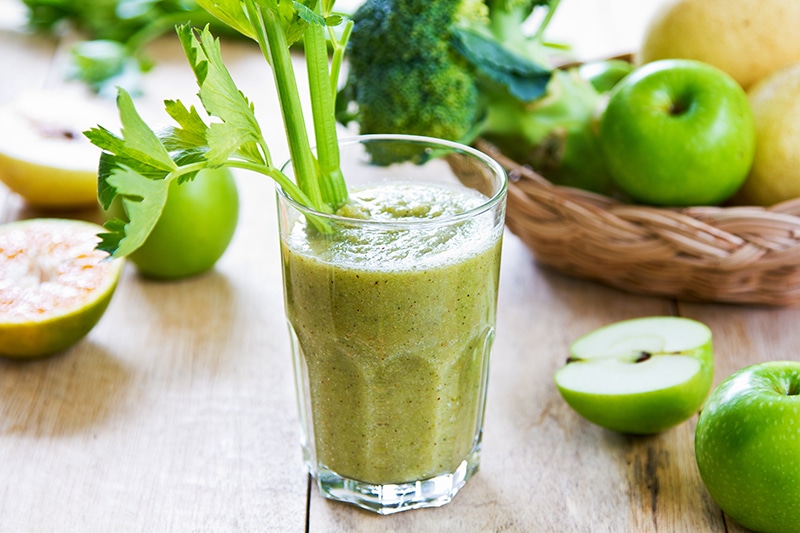 46 Healing Reasons to Drink Green Smoothies (That Taste Good!)