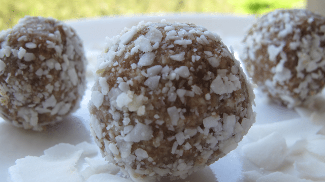Raw Vegan Coconut Vanilla Truffle Dessert