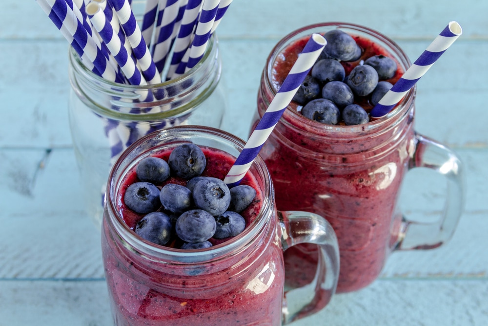 Beat the Blues with this Nourishing Smoothie Recipe Rich in Healthy Fats